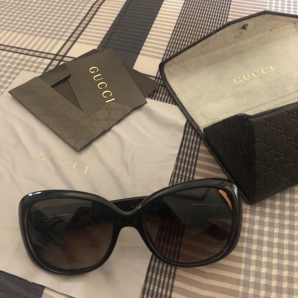 Woman’s Gucci Shades